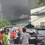 Gudang Wallpaper di Penjaringan Terbakar Hebat, Pemadam Kerahkan Tujuh Unit Mobil